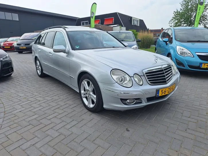 Mercedes-Benz E-Class 2006 photo 2