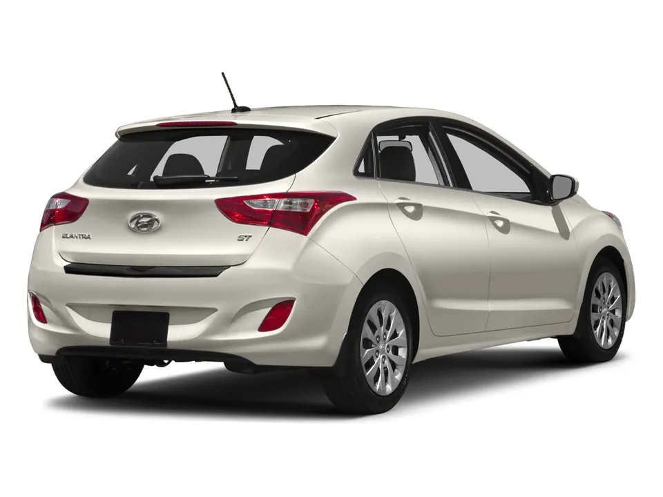 Hyundai Elantra Gt 2016 photo 2