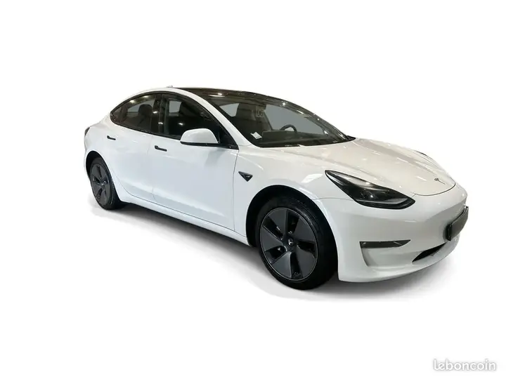 Tesla Model 3 2023 photo 3