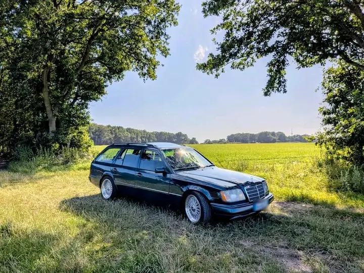 Mercedes-Benz S124
