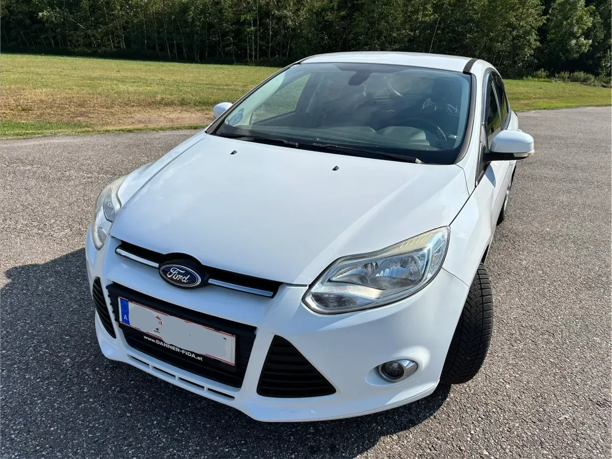 Ford Focus 2011 photo 3