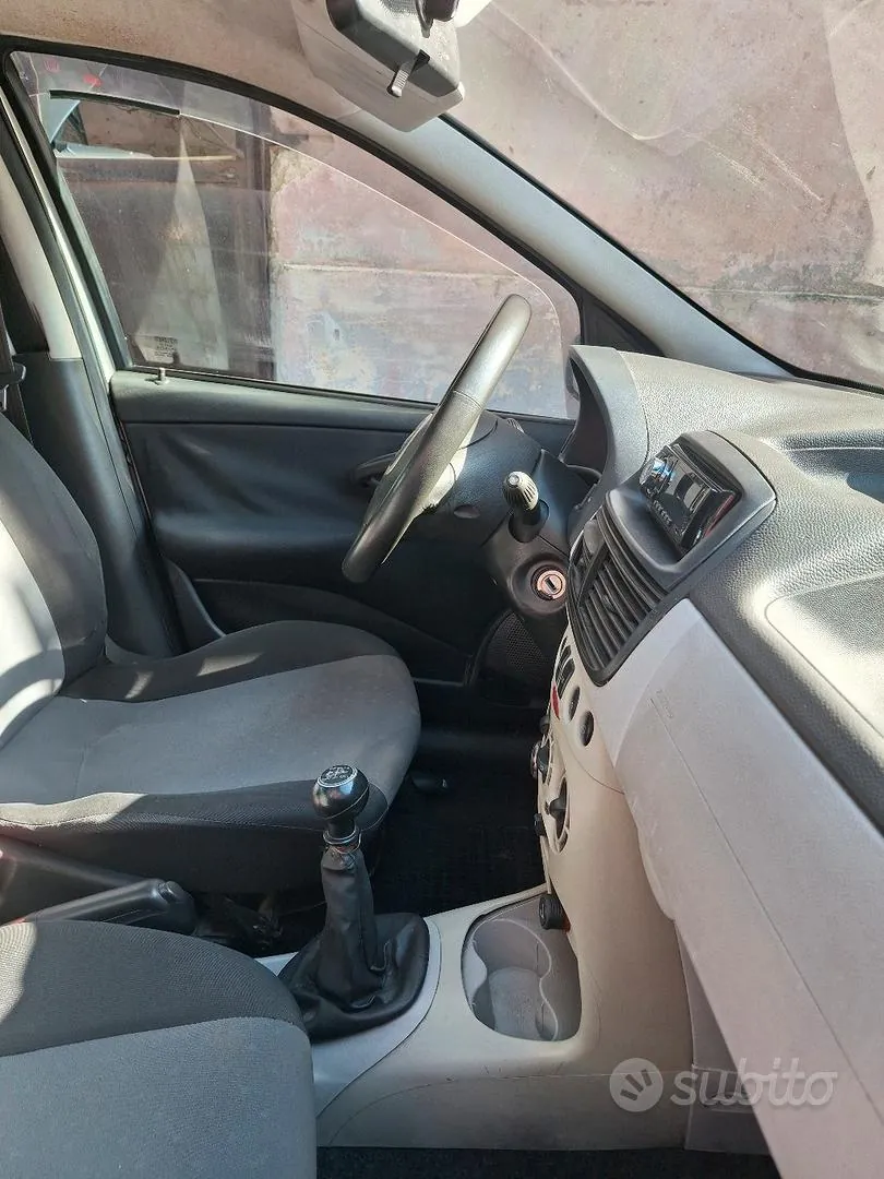 Fiat Punto 2005 photo 4