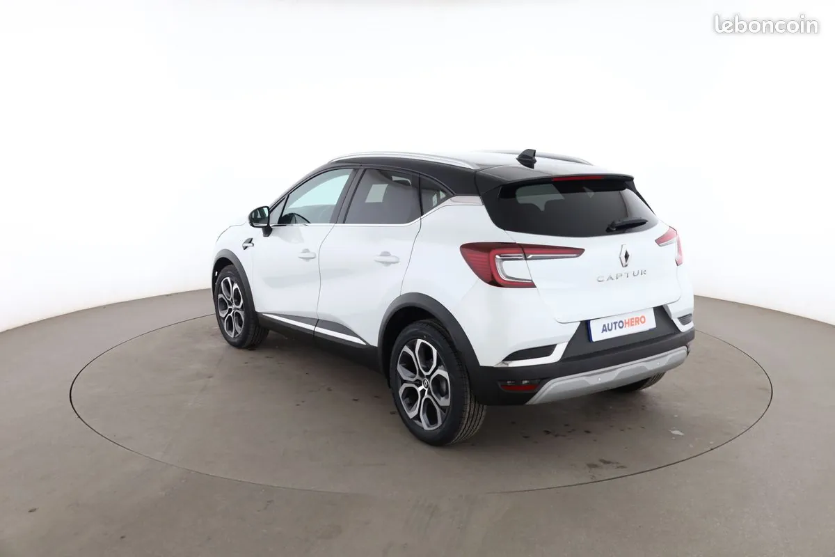 Renault Captur 2022 photo 2