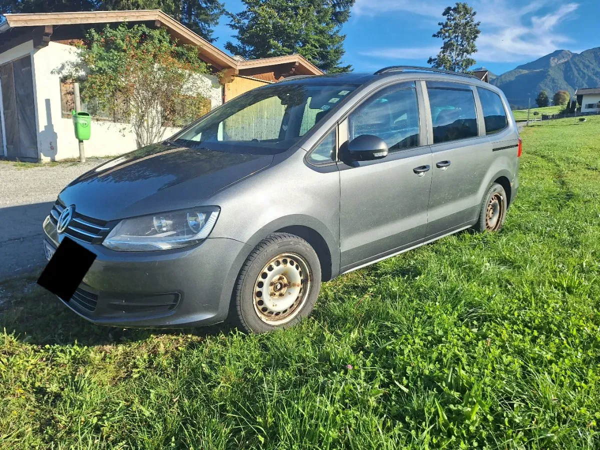 Volkswagen Sharan 2010 photo 2
