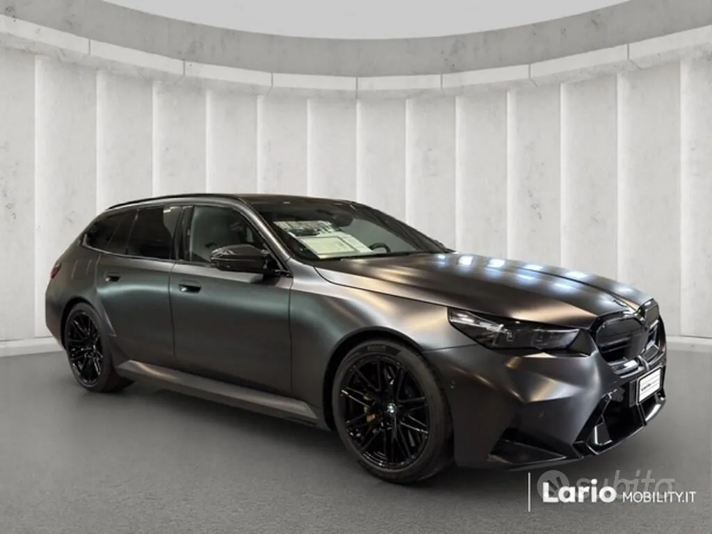 BMW M5 Touring 2025 photo 2