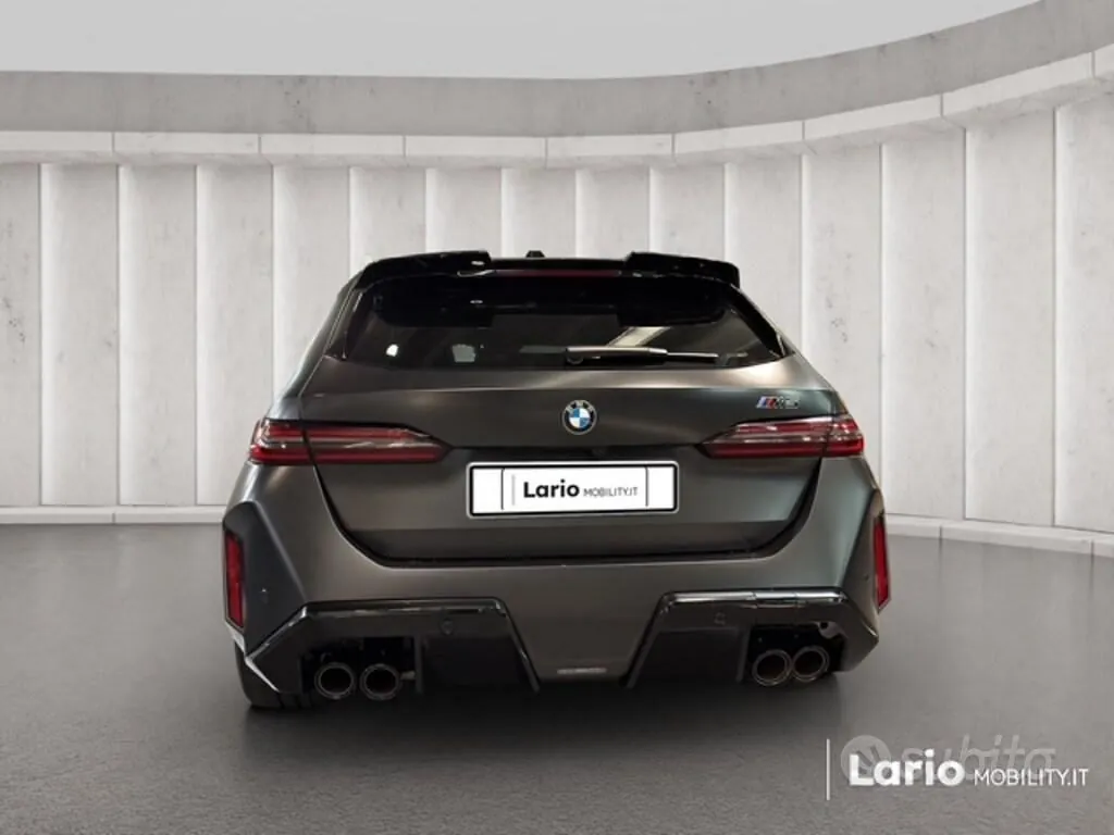 BMW M5 Touring 2025 photo 4