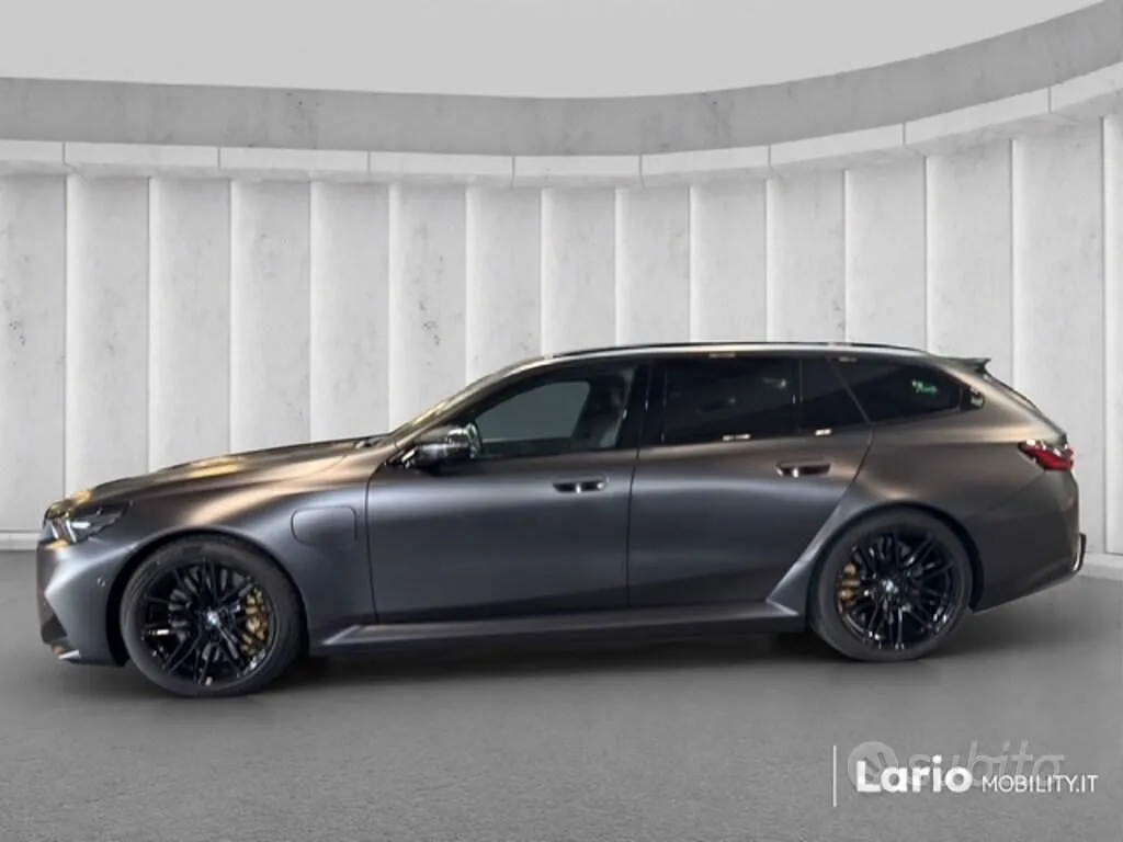 BMW M5 Touring 2025 photo 5
