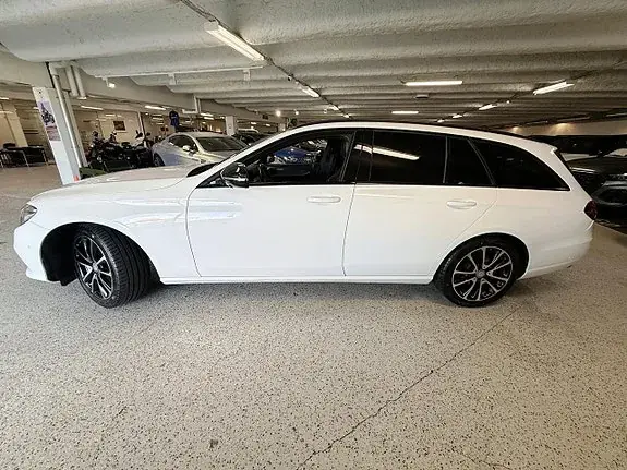 Mercedes-Benz E 220 2017 photo 5