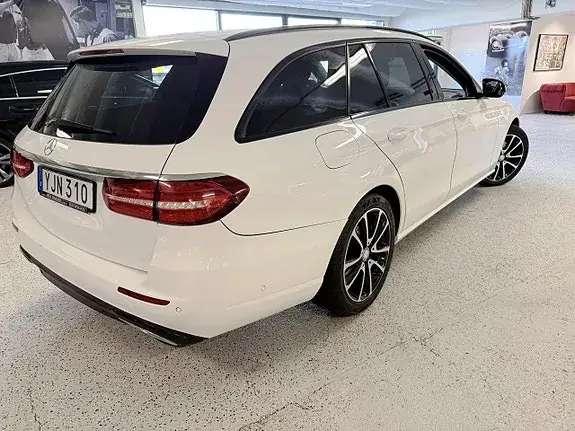 Mercedes-Benz E 220 2017 photo 3