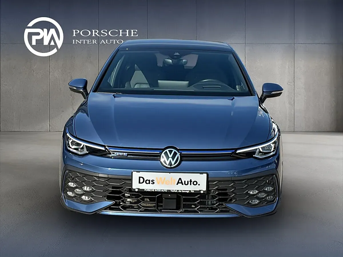 Volkswagen Golf 2025 photo 2