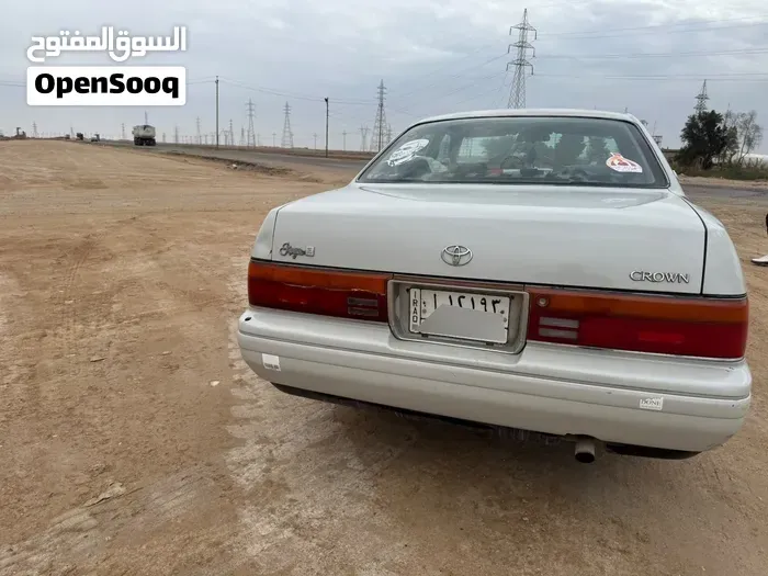 Toyota Crown 1996 photo 3