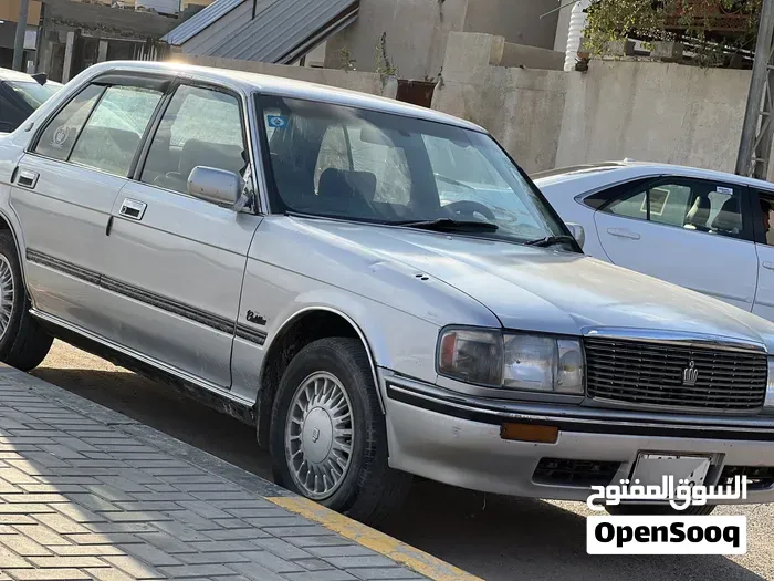 Toyota Crown 1996 photo 5