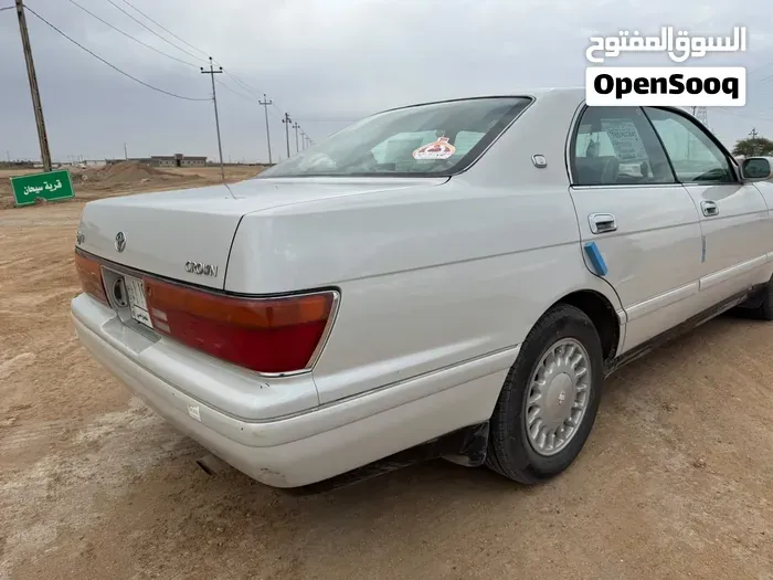 Toyota Crown 1996 photo 2