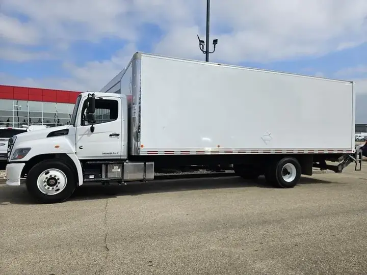 Hino L7C 2024 photo 2