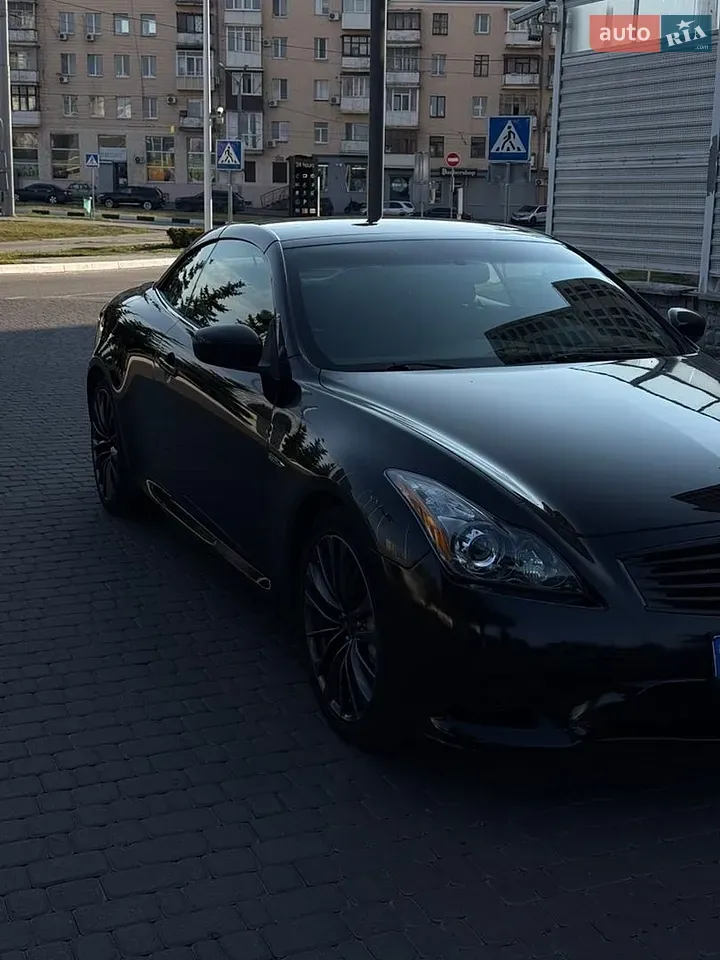 Infiniti G37 2011 photo 2