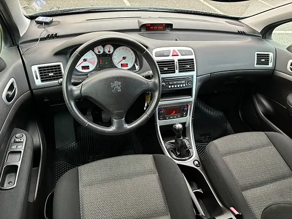Peugeot 307 2008 photo 4