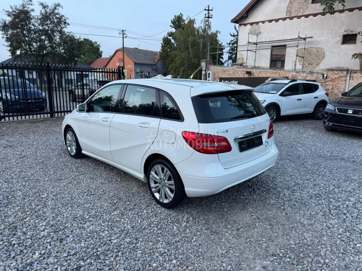 Mercedes-Benz B 180 2014 photo 3