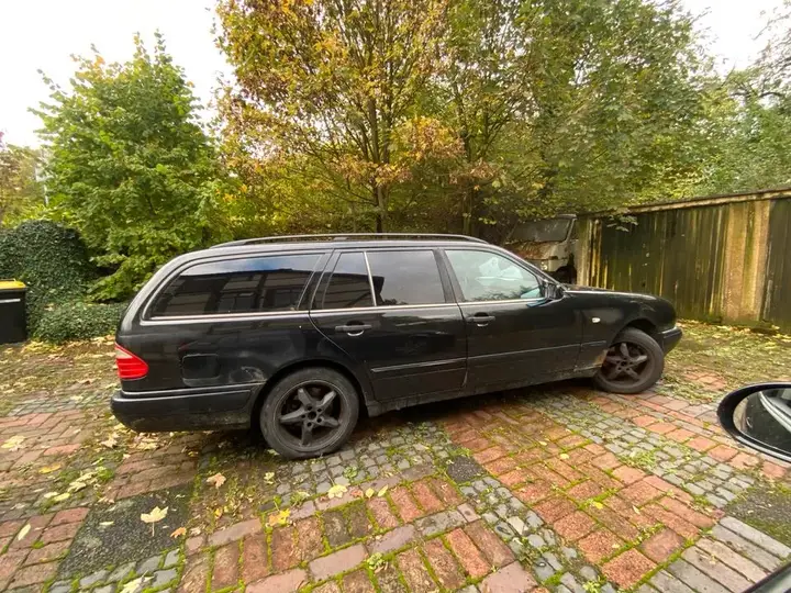 Mercedes-Benz E 280