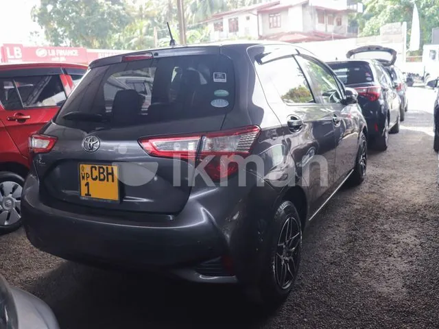 Toyota Vitz 2017 photo 2