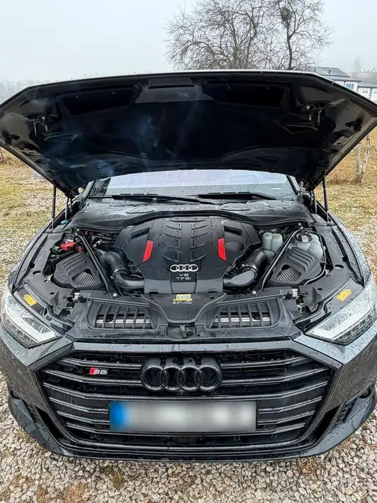 Audi S8