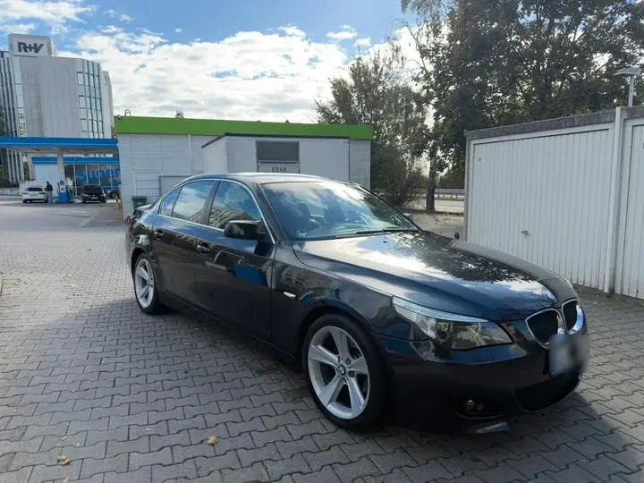 BMW 525I