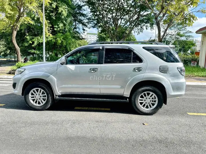 Toyota Fortuner 2014 photo 5