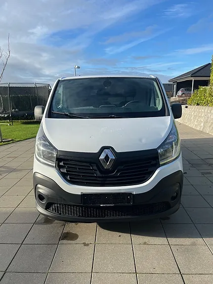 Renault Trafic 2015 photo 2