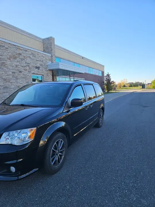 Dodge Grand Caravan 2017 photo 3