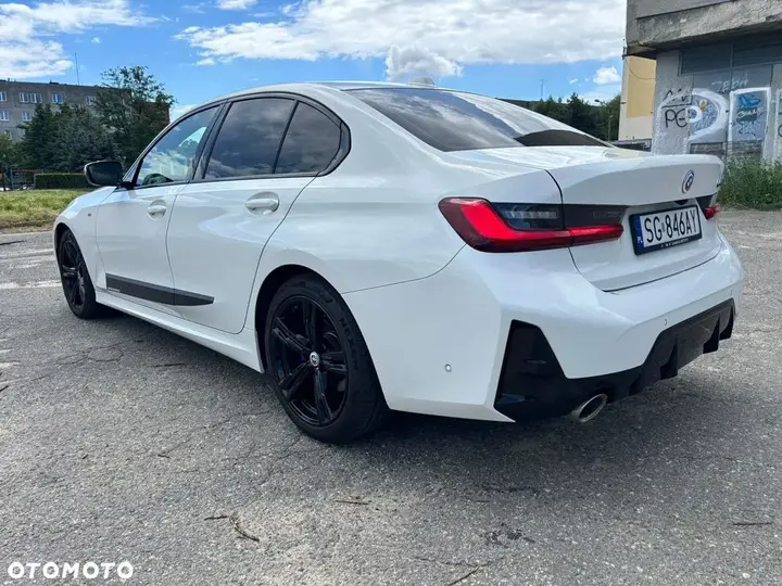 BMW 3 Series 2023 photo 5