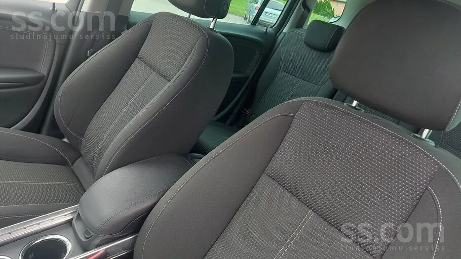 Opel Zafira 2012 photo 4