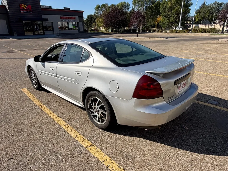 Pontiac Grand Prix 2005 photo 3