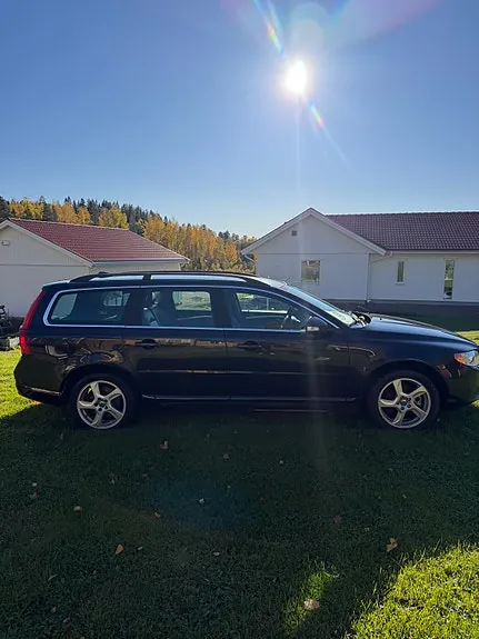 Volvo V70 2010 photo 3