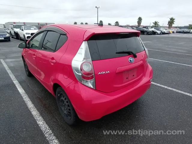 Toyota Aqua S 2013 photo 3