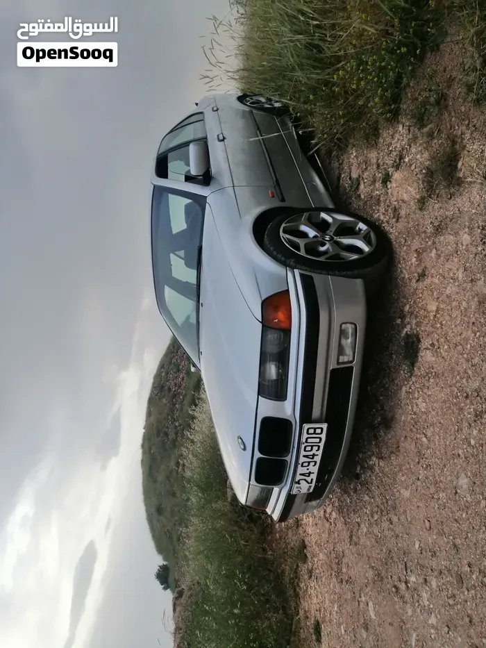 BMW 3 Series 1992 photo 2