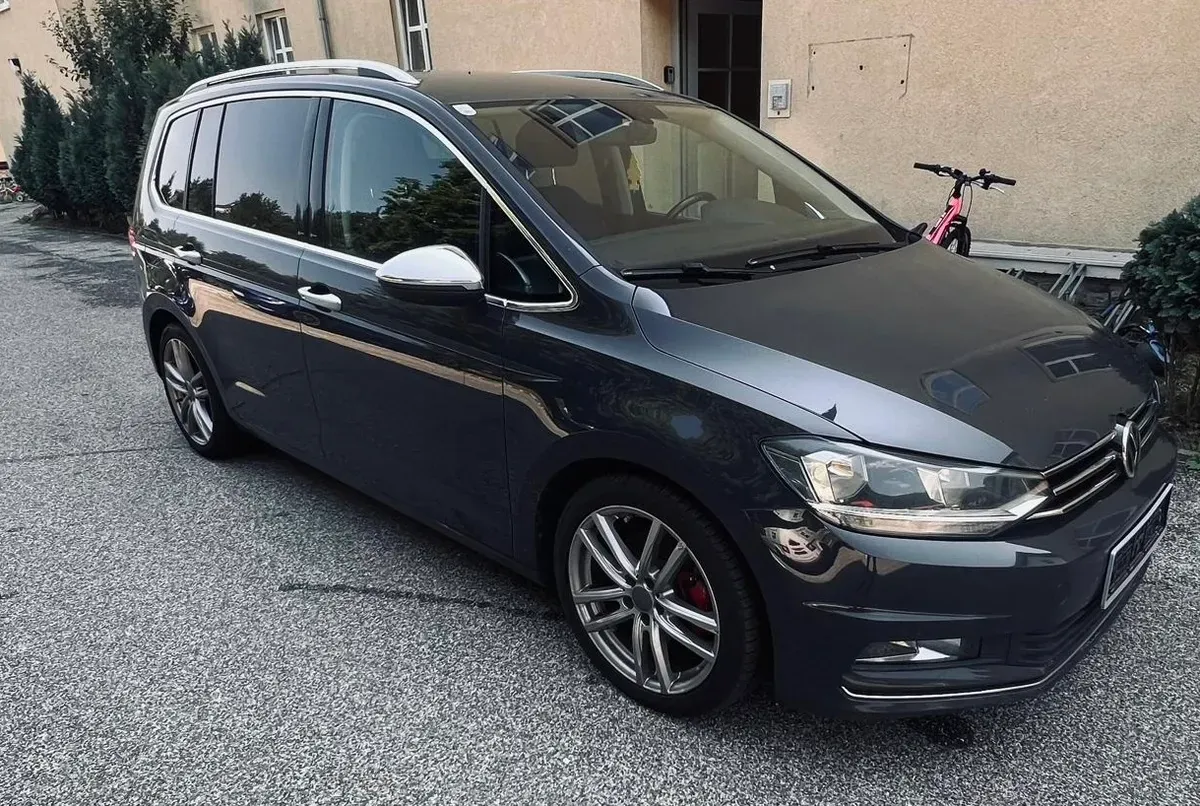 Volkswagen Touran 2016 photo 2