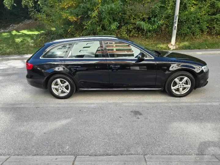 Audi A4 2014 photo 2