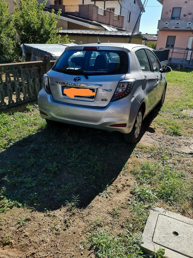 Toyota Yaris 2014 photo 2