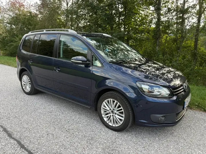 Volkswagen Touran 2015 photo 2