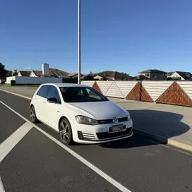 Volkswagen Golf 2015 photo 2
