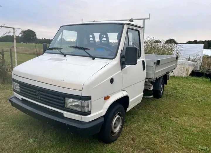 Peugeot J5