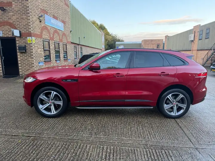 Jaguar F-Pace 2017 photo 5