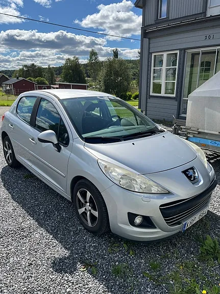 Peugeot 207 2010 photo 2