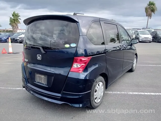 Honda Freed G 2009 photo 4