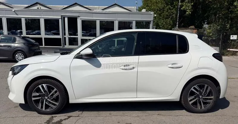Peugeot 208 2020 photo 3