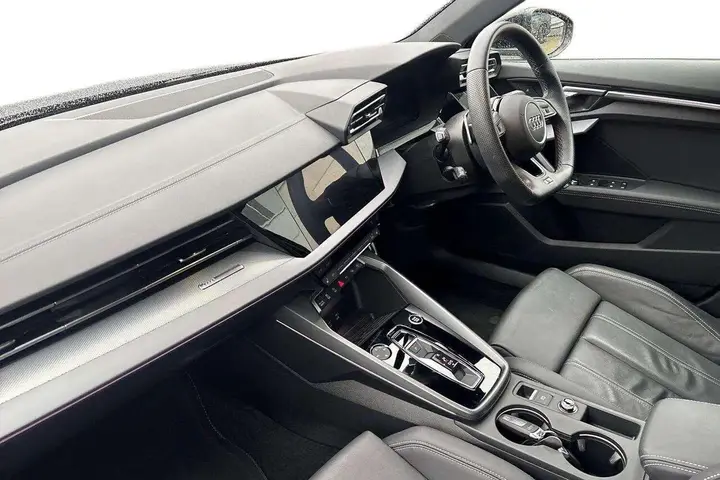 Audi A3 2024 photo 2
