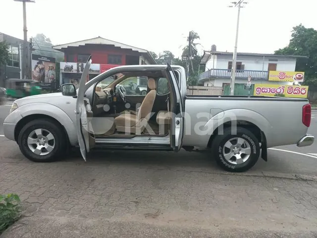 Nissan Navara 2010 photo 4