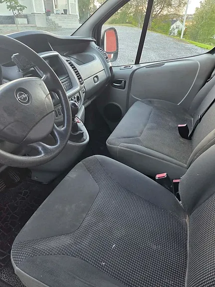 Opel Vivaro 2011 photo 5