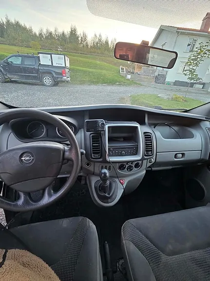 Opel Vivaro 2011 photo 3