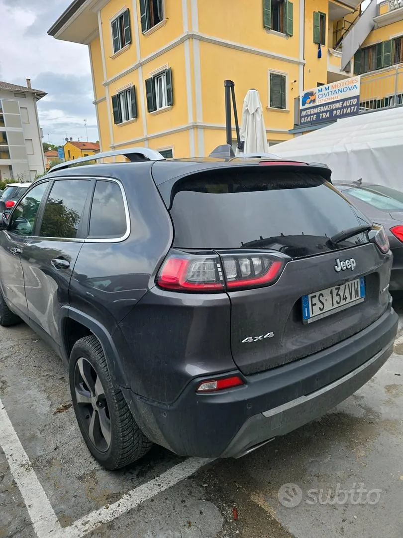 Jeep Cherokee 2018 photo 2