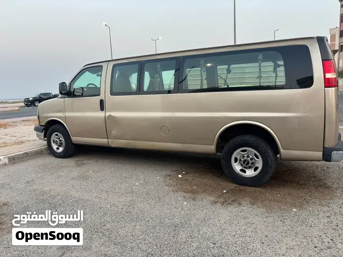 GMC Savana 2012 photo 3